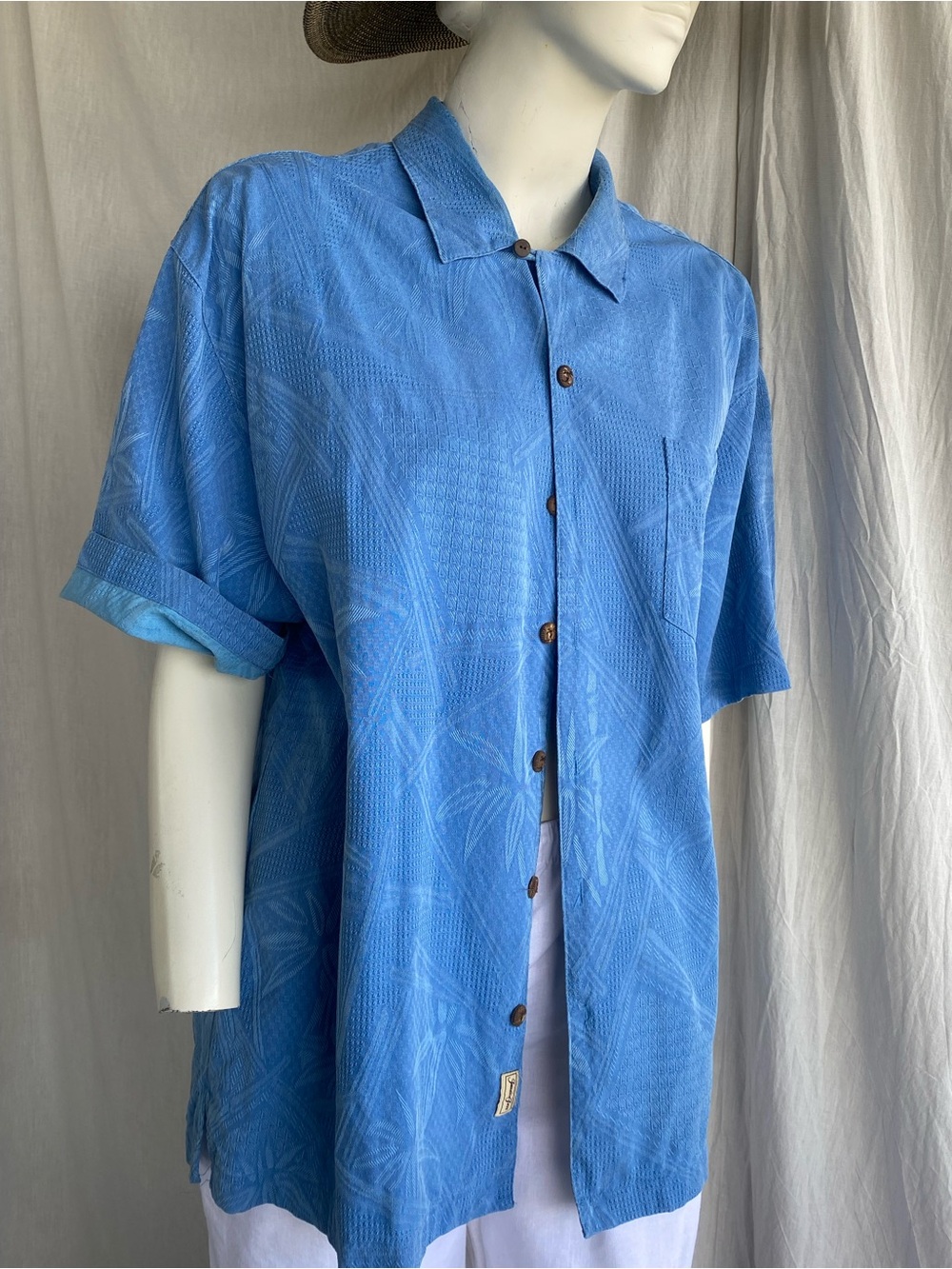 Jamaica Jaxx Light Blue Short-Sleeve Button-Down 100% Silk Shirt